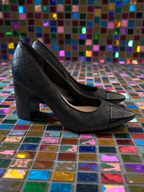 TOMMY HILFIGER  Black Gold Quilted Heels Size 7.5